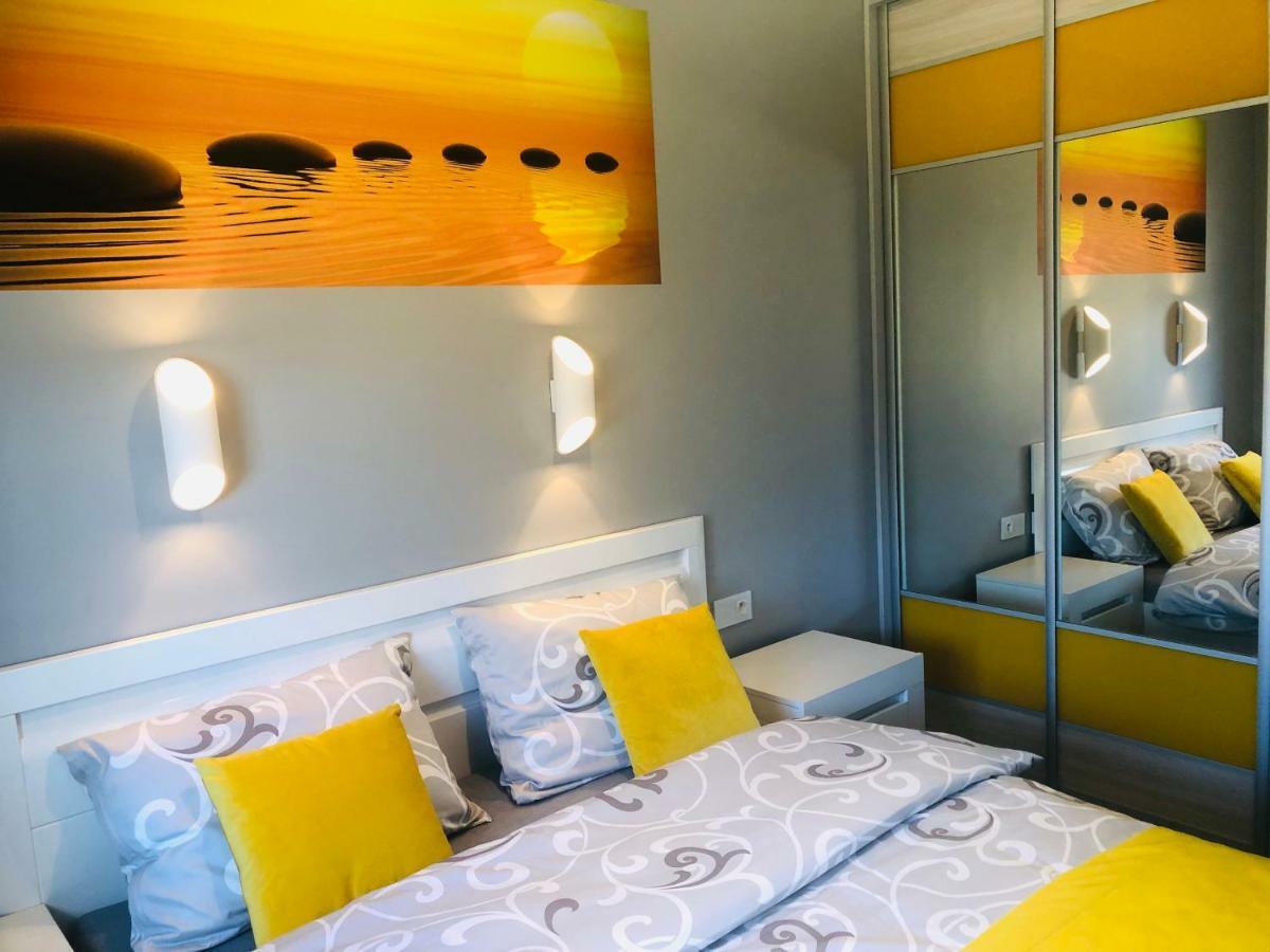 Apartament Elegance Yellow Ревал Екстериор снимка